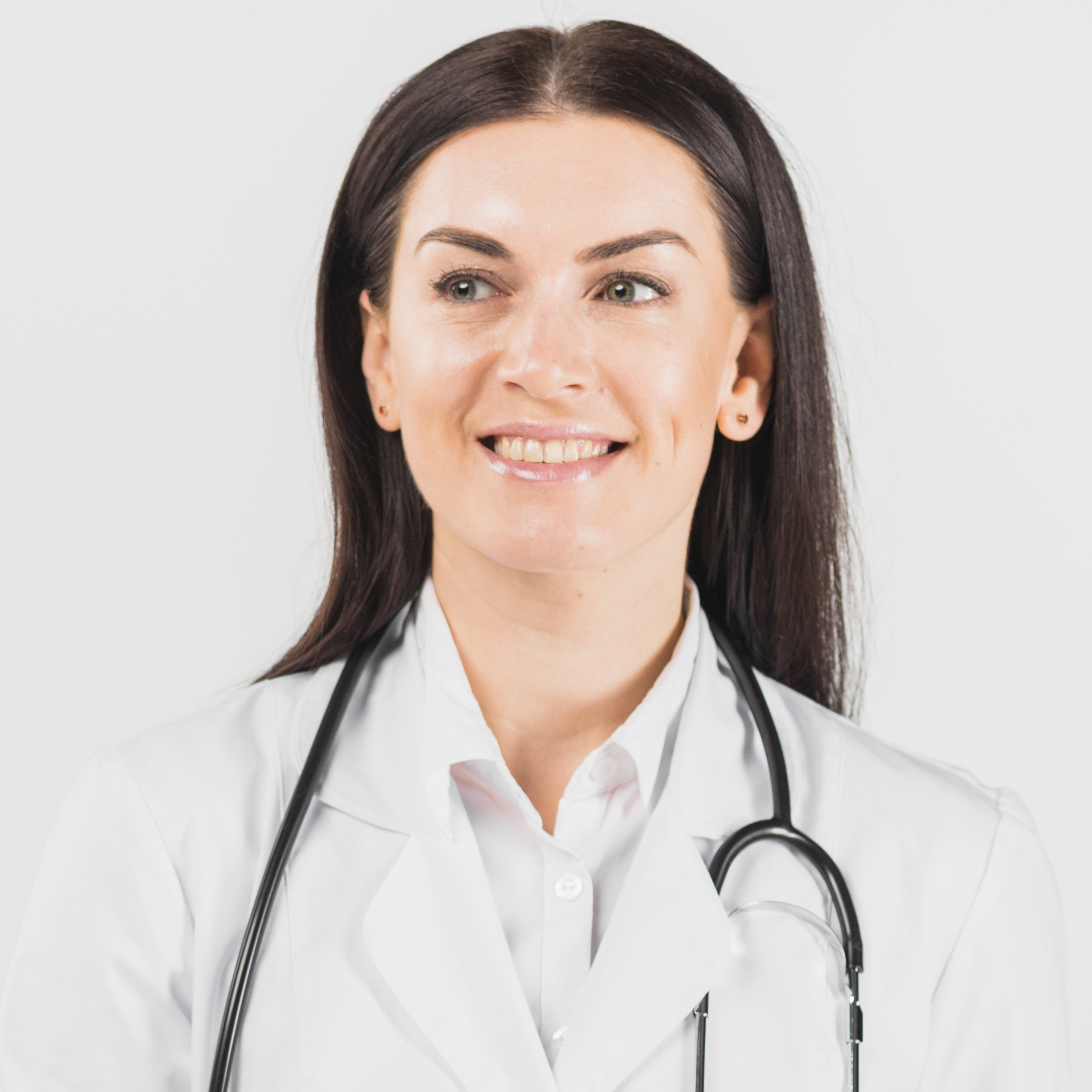 Dr. Nombre / Apellido